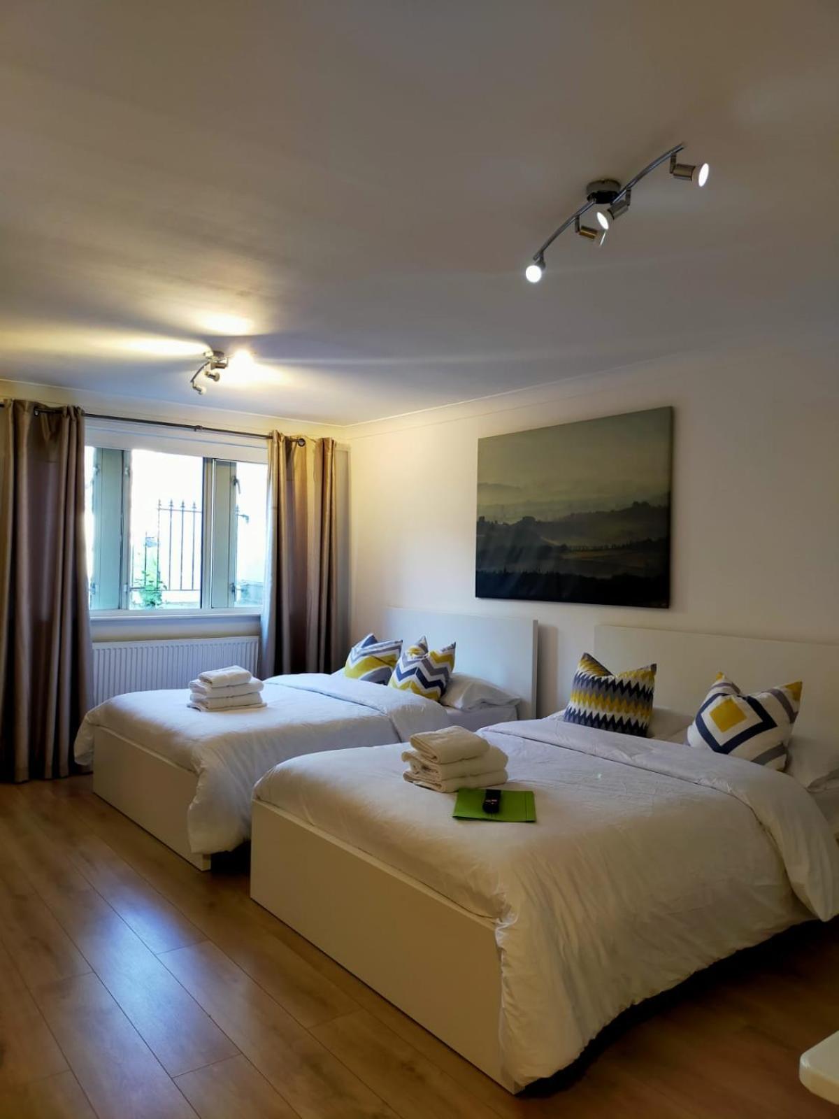 런던 Cobbold Court Share Flat 아파트 외부 사진