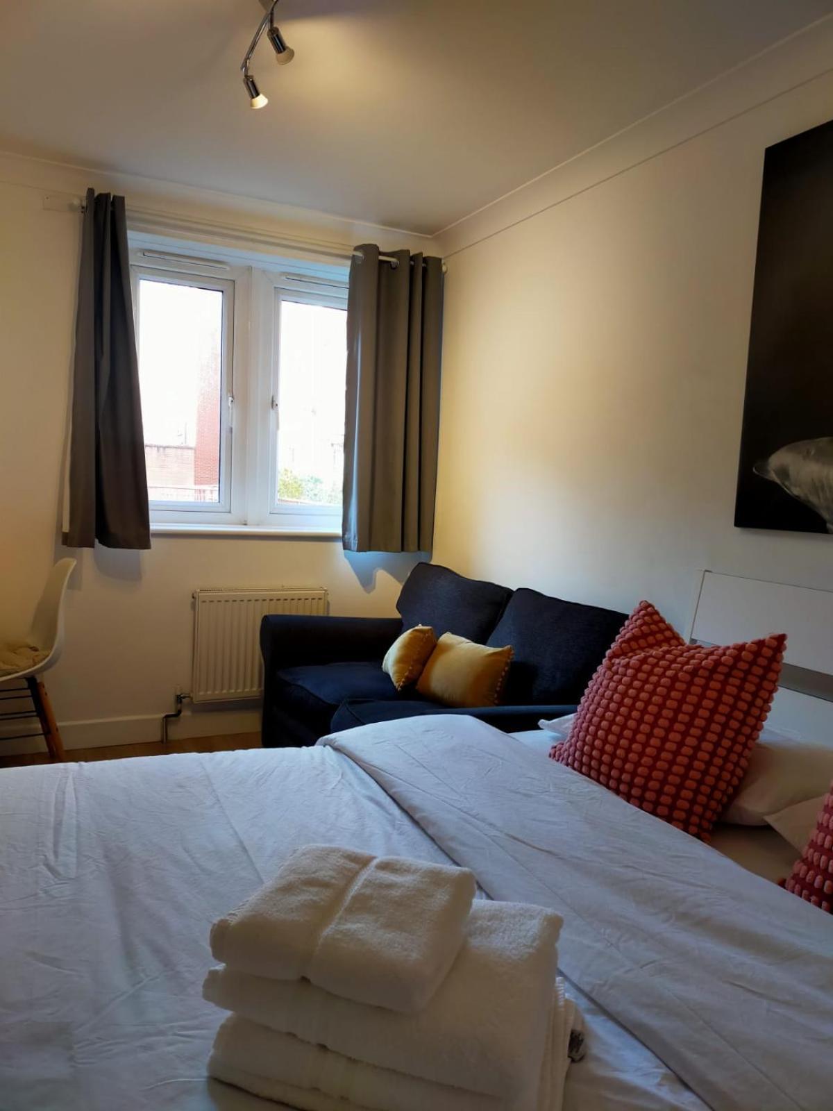 런던 Cobbold Court Share Flat 아파트 외부 사진
