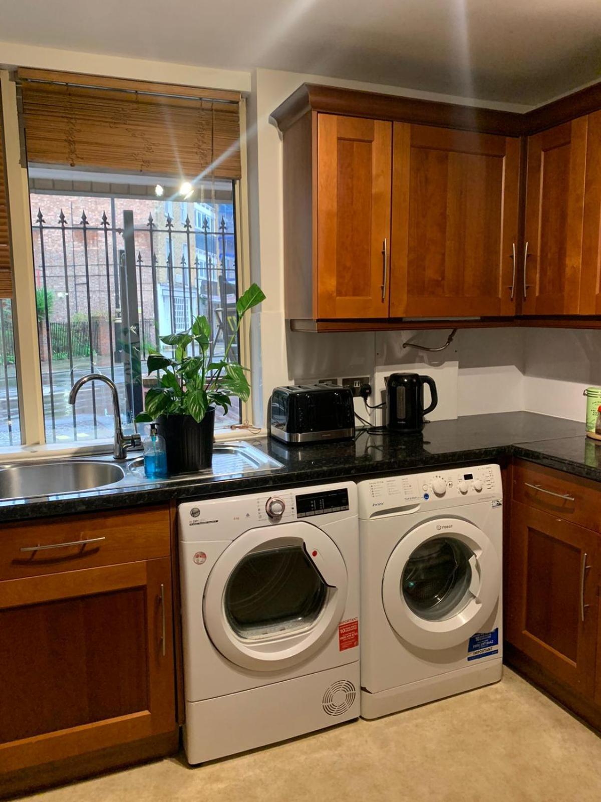 런던 Cobbold Court Share Flat 아파트 외부 사진